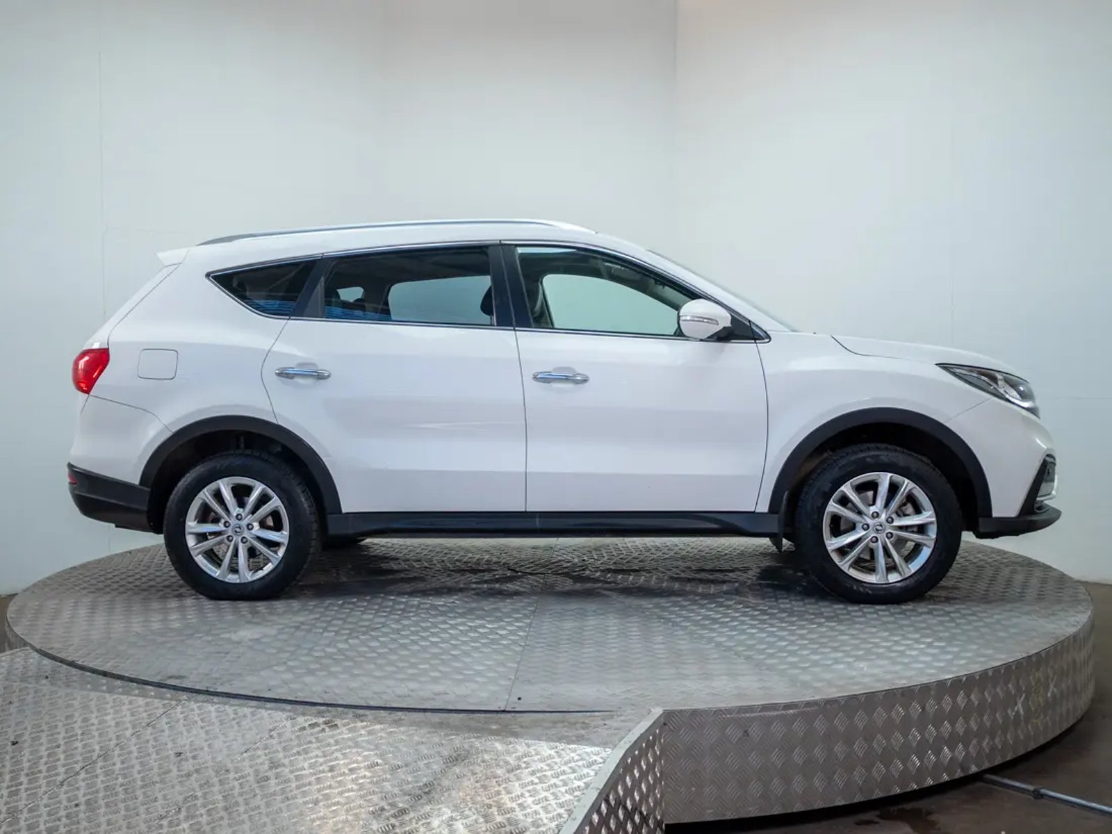 DFSK SUV 580 2024 - Imagen 8 de 20