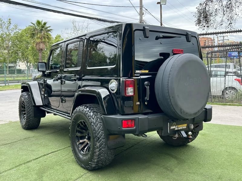 Jeep WRANGLER UNLTD SAHARA 2015 - Imagen 6 de 18