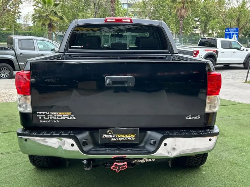 Toyota Tundra 5.7 4x4 2011 - Imagen 8 de 19