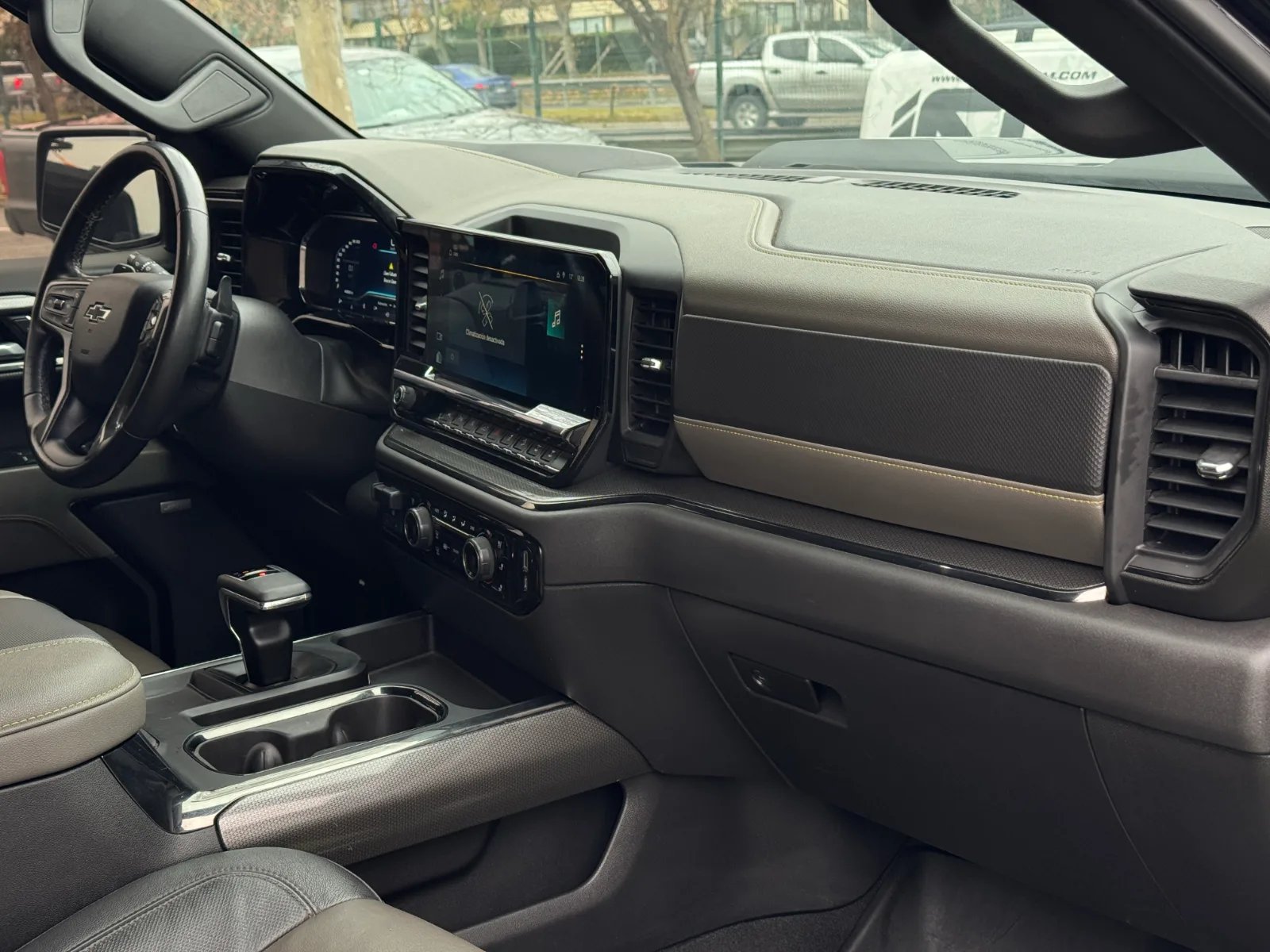 Chevrolet Silverado ZR2 2023 - Imagen 17 de 20