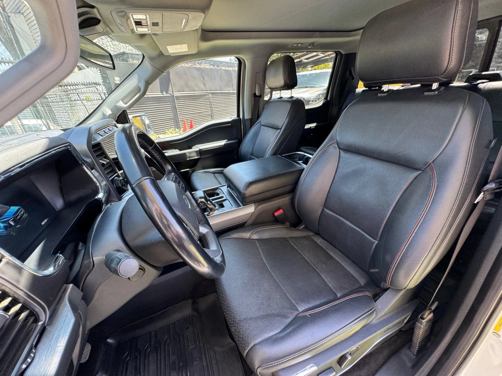 FORD F150 LARIAT LUXURY 4X4 5.0 AUT 2022 - Imagen 12 de 15