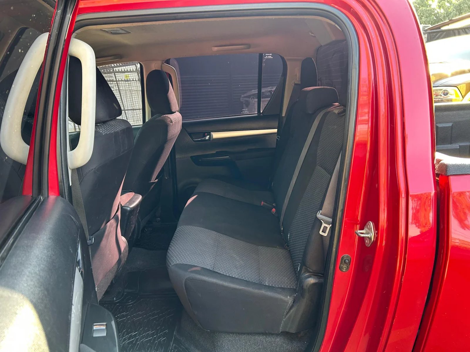 TOYOTA HI LUX D CAB 4X4 2.8 2019 - Imagen 9 de 9