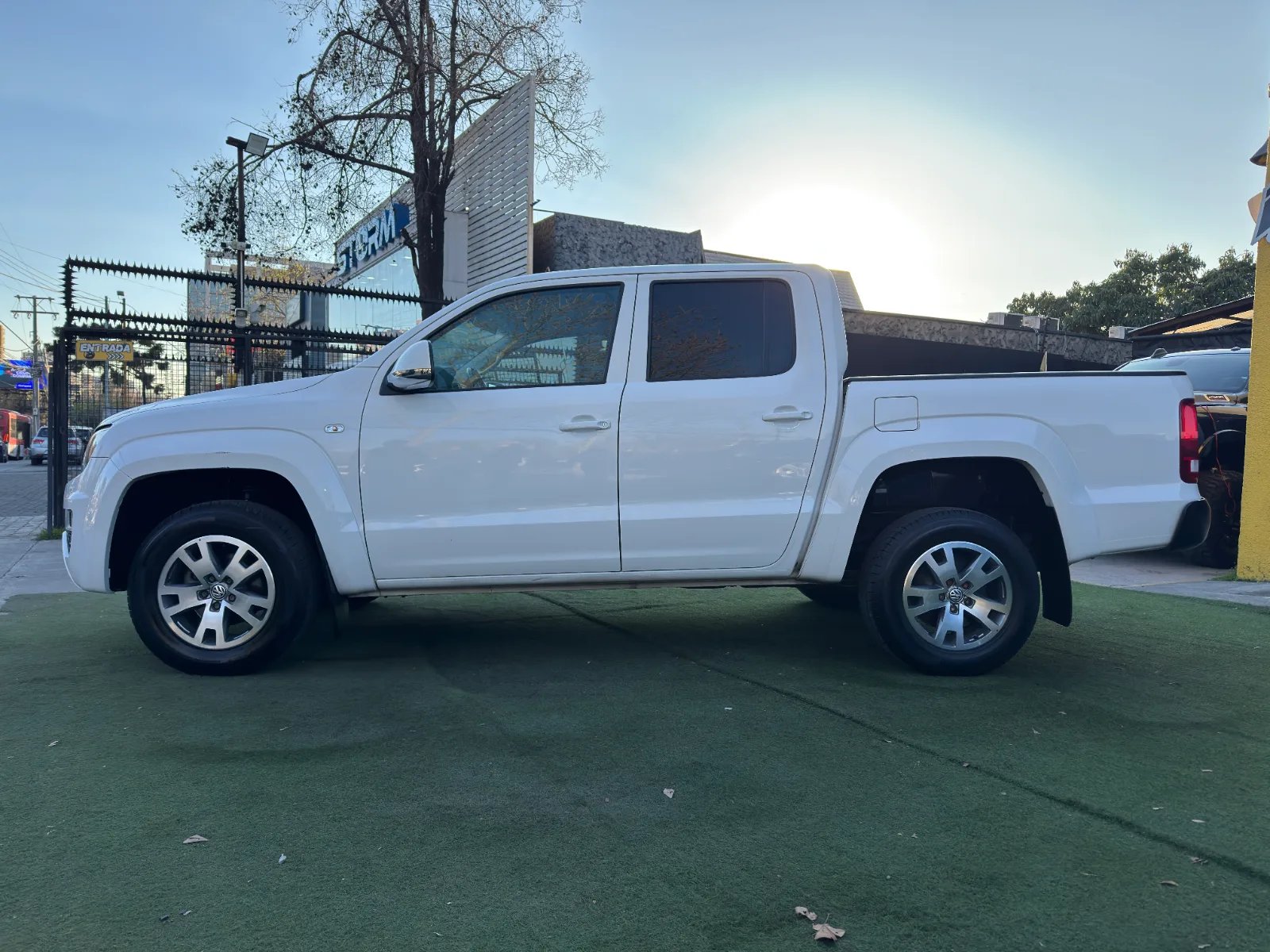 Volkswagen Amarok Confortline 4x4 AT 2022 - Foto 4 de 17