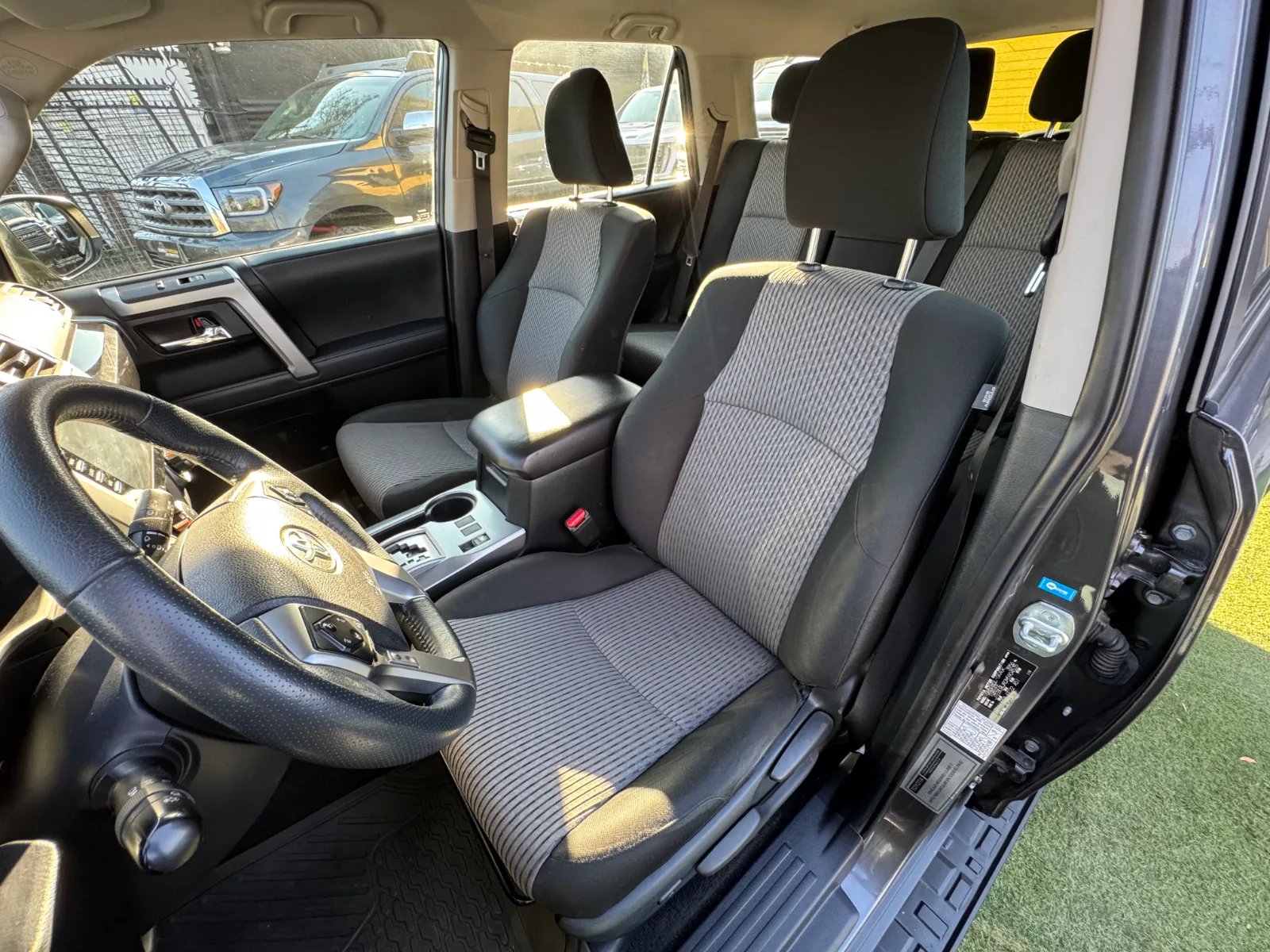 Toyota 4Runner SR5 2021 - Imagen 13 de 17