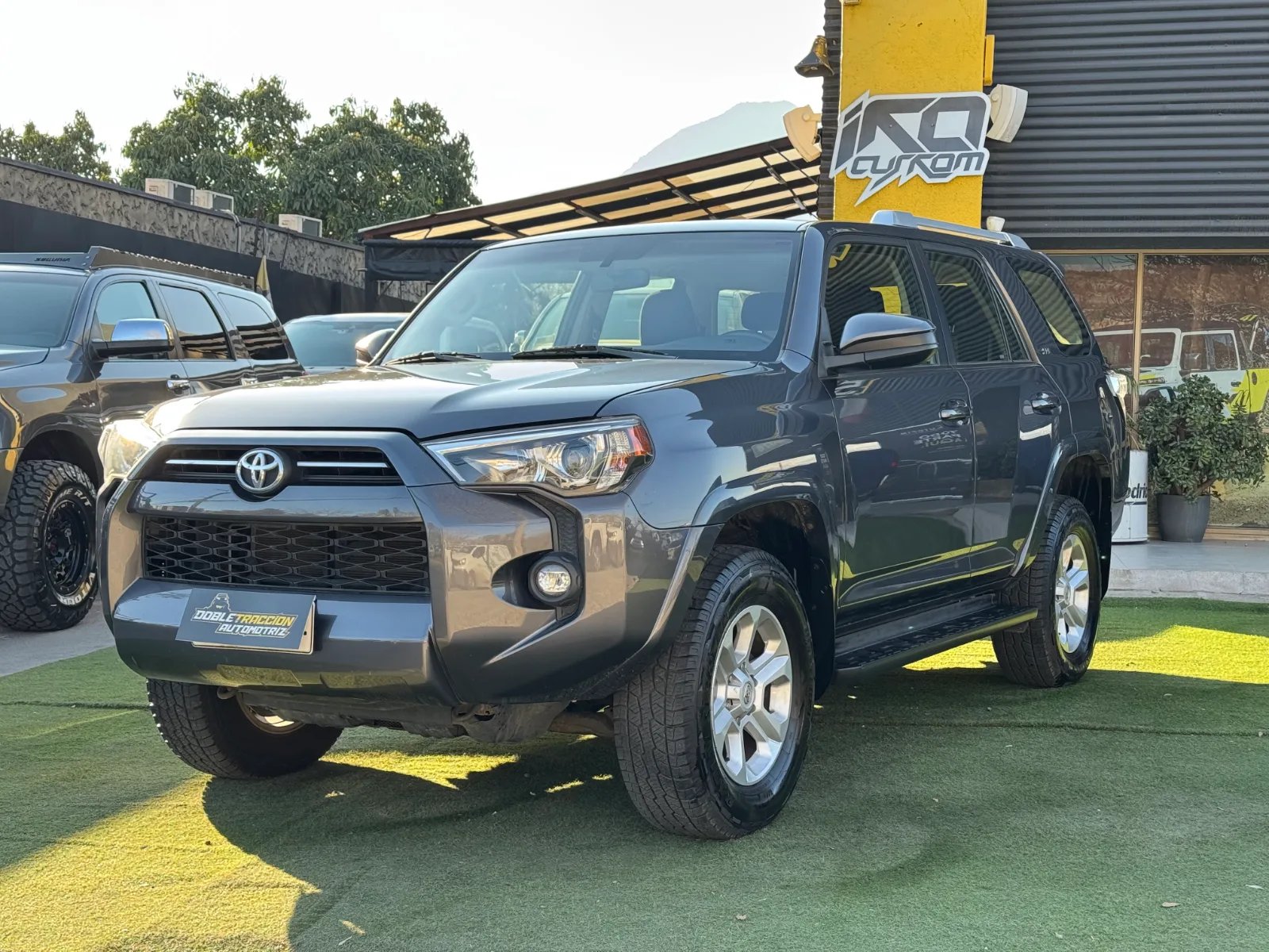 Toyota 4Runner SR5 2021 - Foto 3 de 17