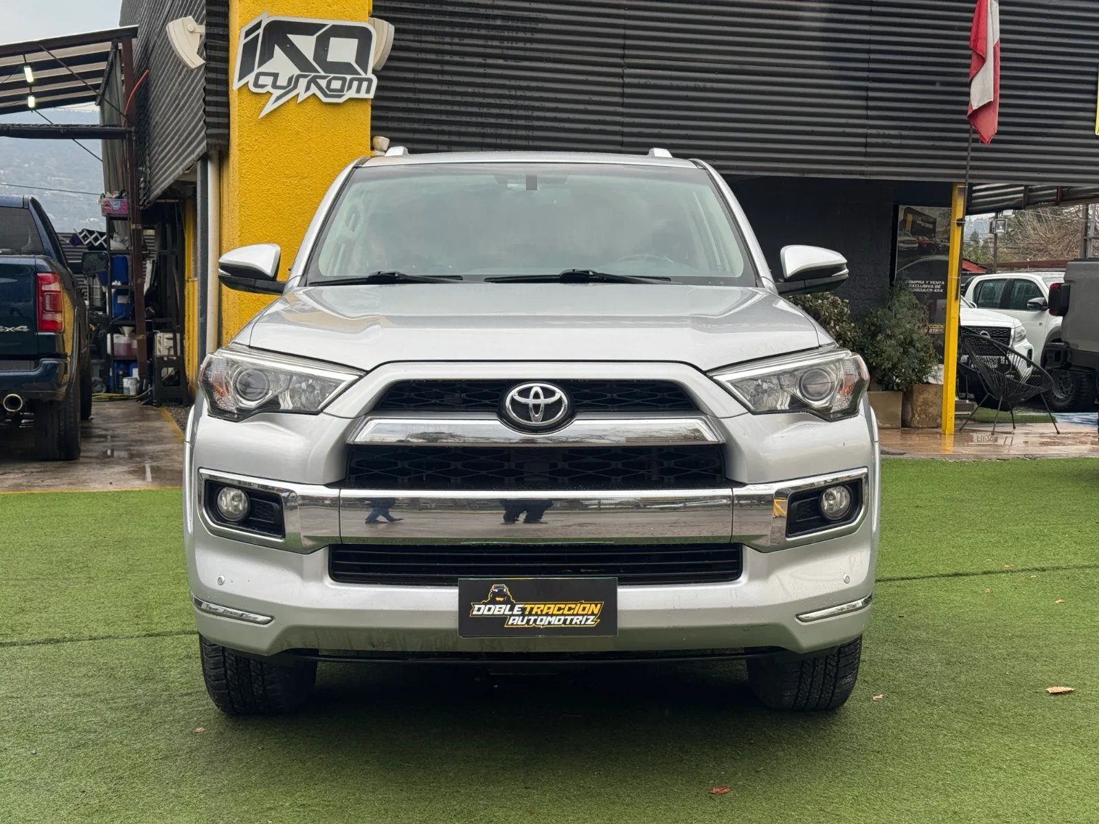 Toyota 4Runner Limited 2017 - Foto 2 de 17