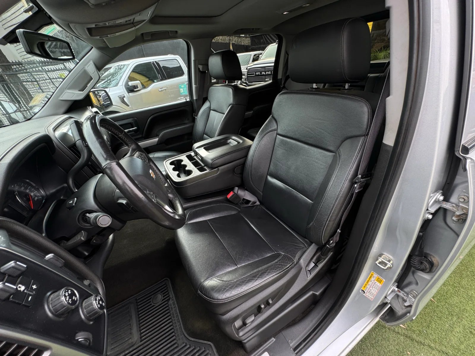 Chevrolet Silverado LTZ Z71 2015 - Imagen 15 de 19