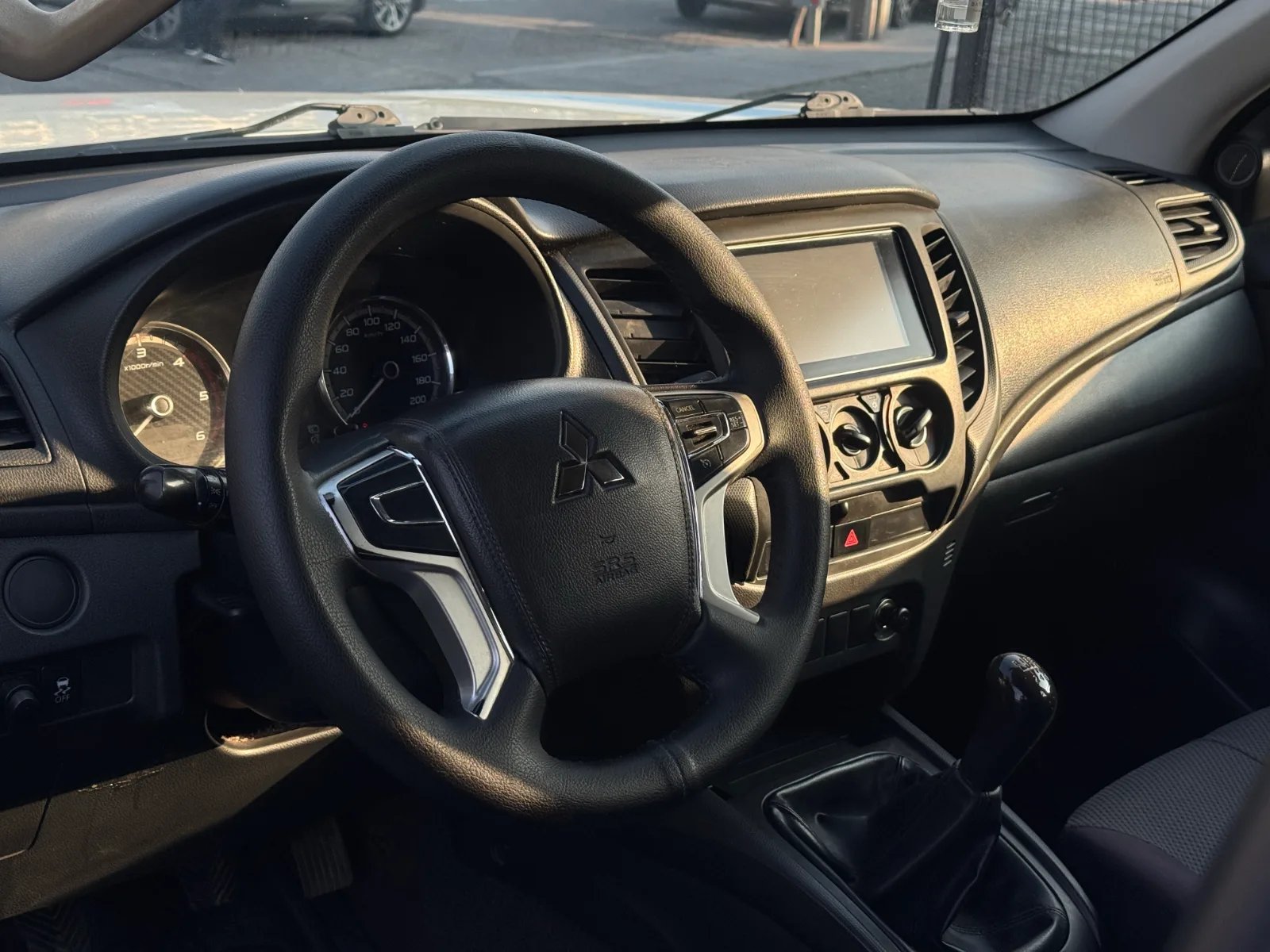 Mitsubishi L200 Katana CRT 2022 - Imagen 13 de 16