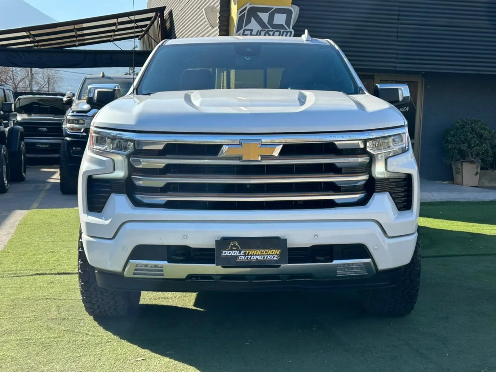 Chevrolet Silverado High Country 2023 - Foto 2 de 18
