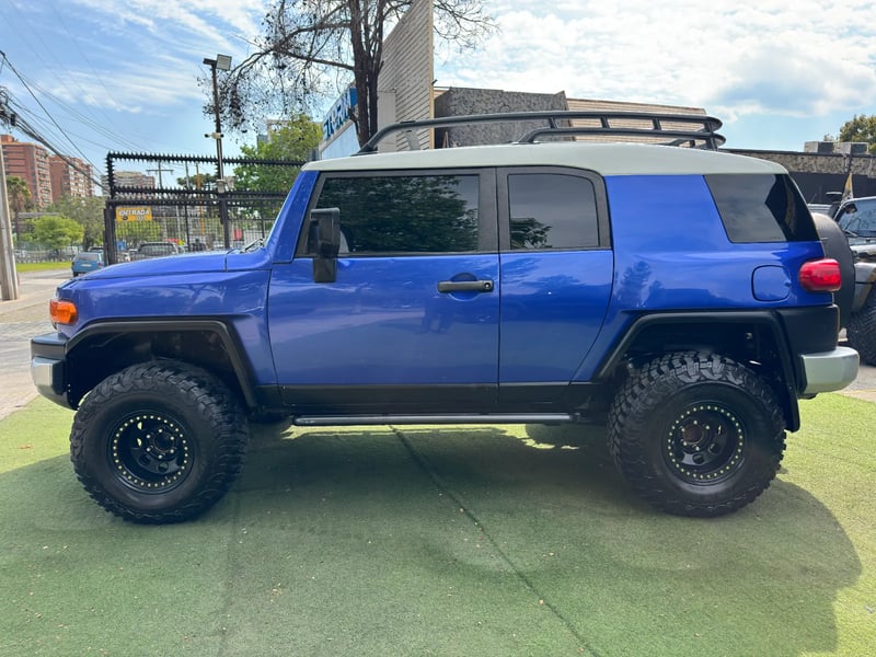 Toyota FJ Cruiser Limited 2010 - Imagen 4 de 18