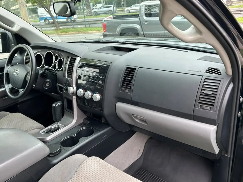 Toyota Tundra 5.7 4x4 2011 - Imagen 16 de 19