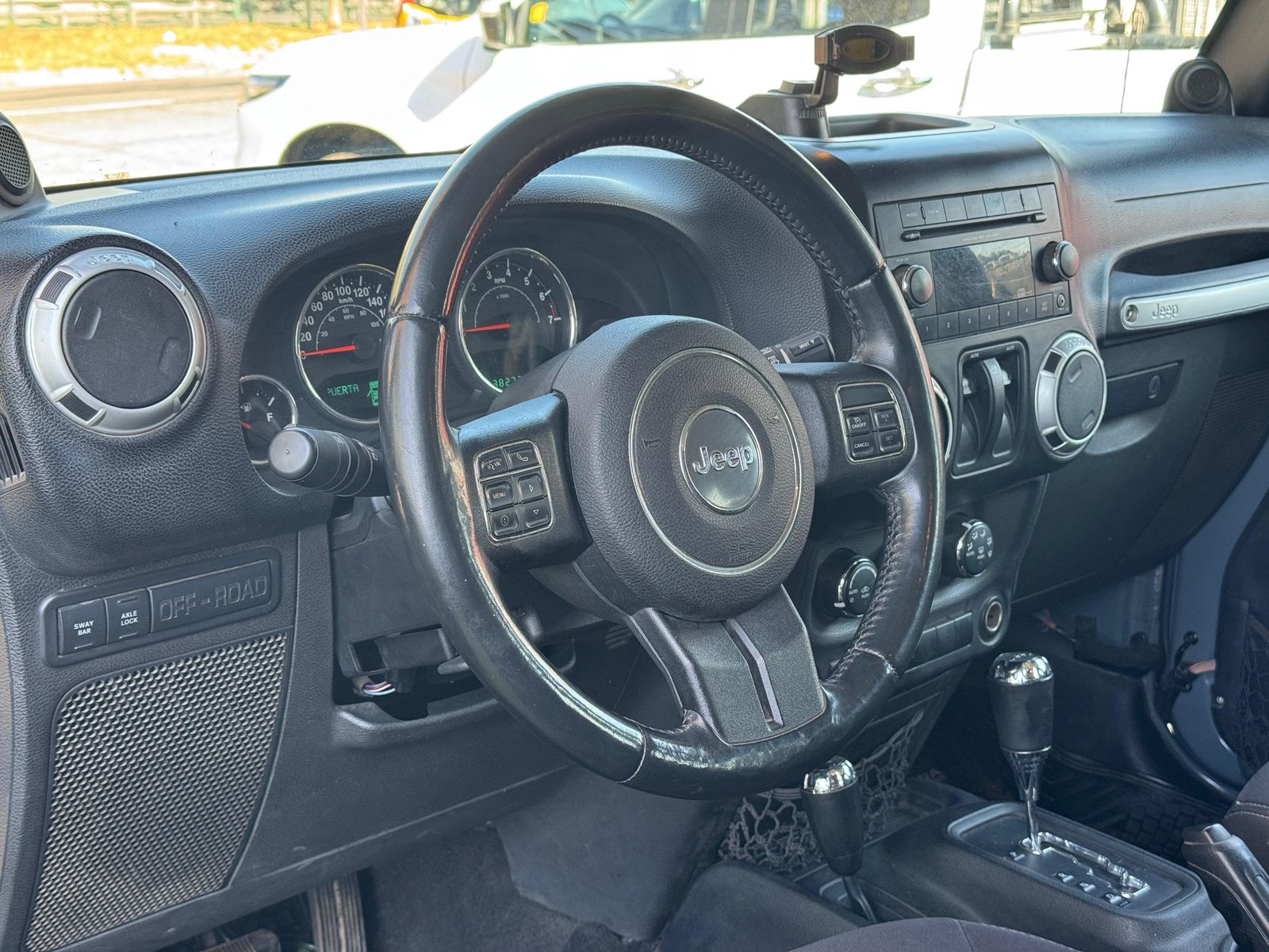 Jeep Wrangler JK Rubicon 2014 - Imagen 13 de 17