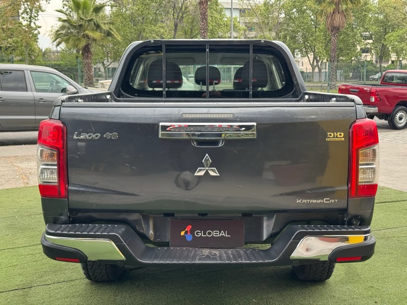 Mitsubishi L200 Katana CRT 2021 - Imagen 6 de 16