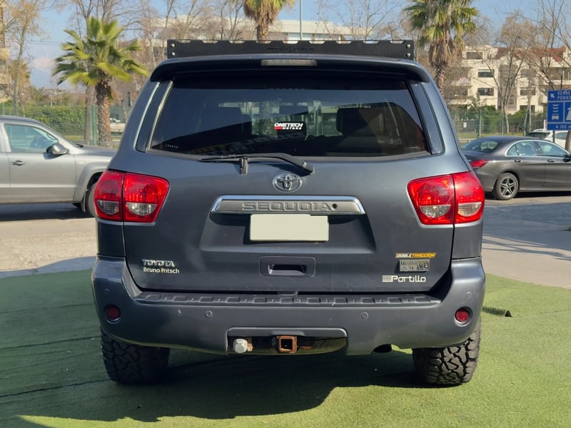 Toyota Sequoia Limited 2011 - Imagen 7 de 17