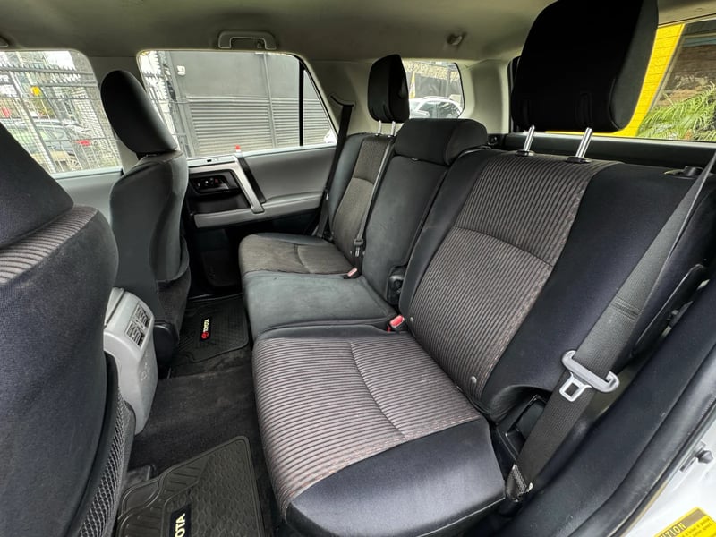 Toyota 4Runner SR5 2013 - Imagen 16 de 17