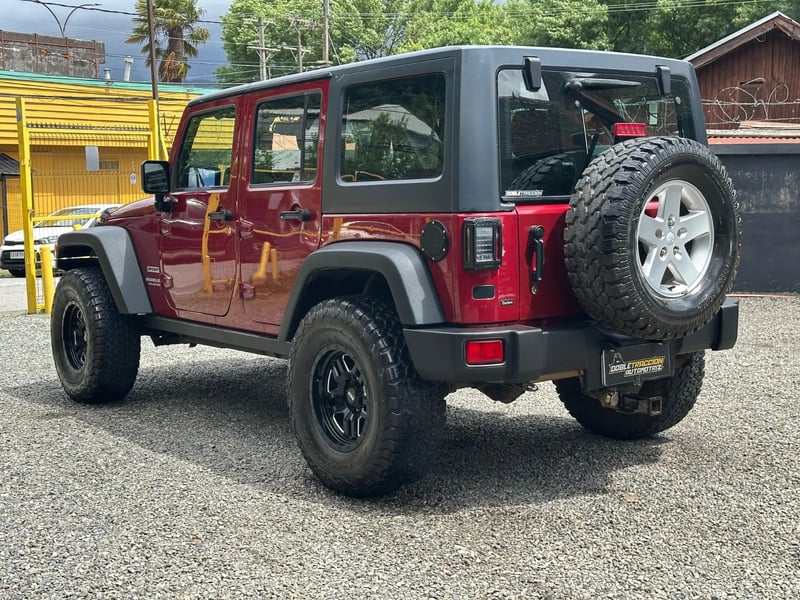 Jeep Wrangler JKU Sport 2013 - Imagen 8 de 20