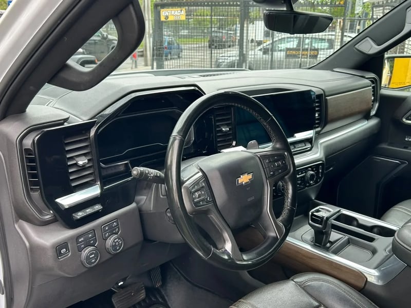 Chevrolet Silverado High Country Duramax IVA INCLUIDO 2025 - Imagen 13 de 18