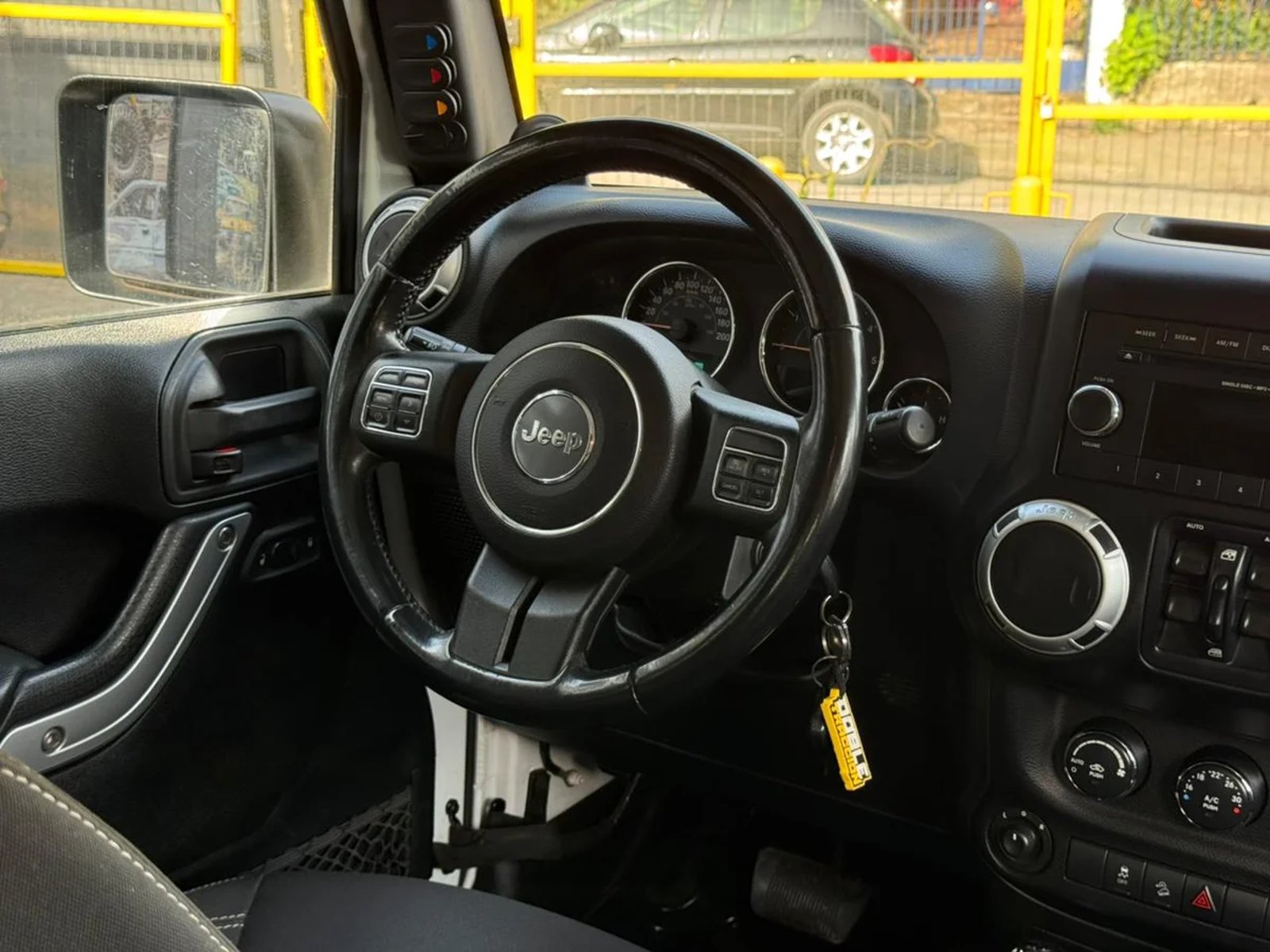 Jeep WRANGLER UNLIMITED SAHARA 2.8 AUT 2015 - Imagen 10 de 13