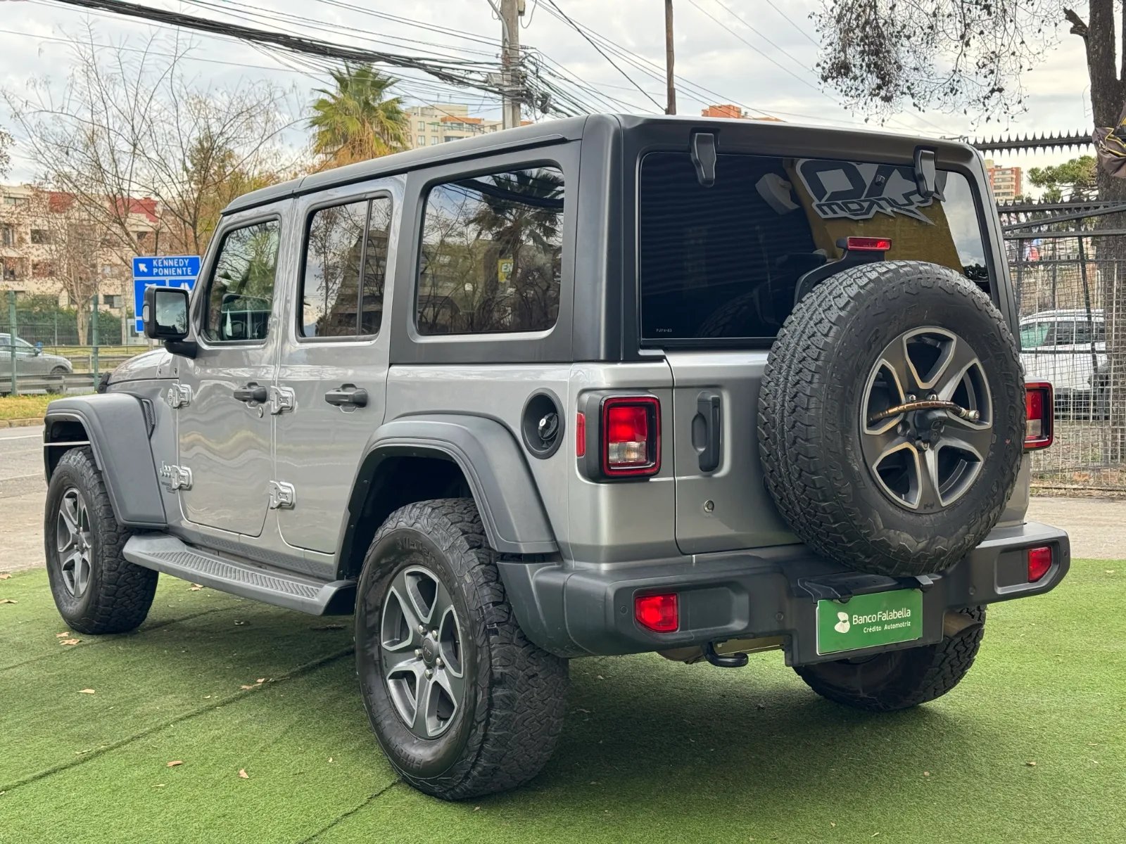 Jeep Wrangler JLU Sport 2020 - Imagen 5 de 19