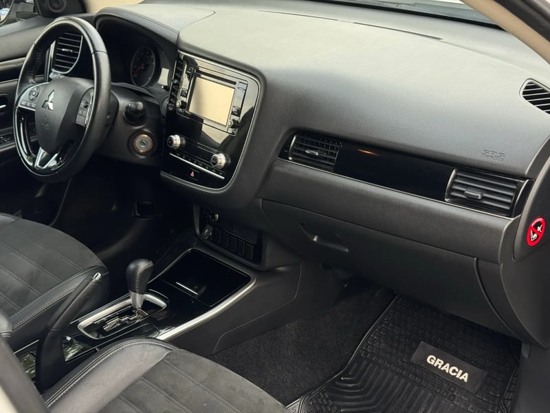 Mitsubishi Outlander GLX 2023 - Imagen 16 de 19