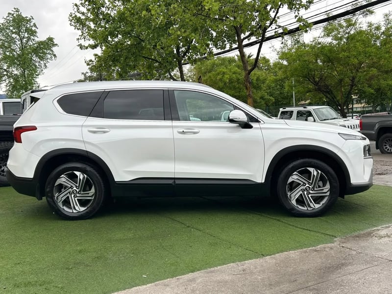 Hyundai Santa Fe CRDI Value 4WD 2024 - Imagen 10 de 17