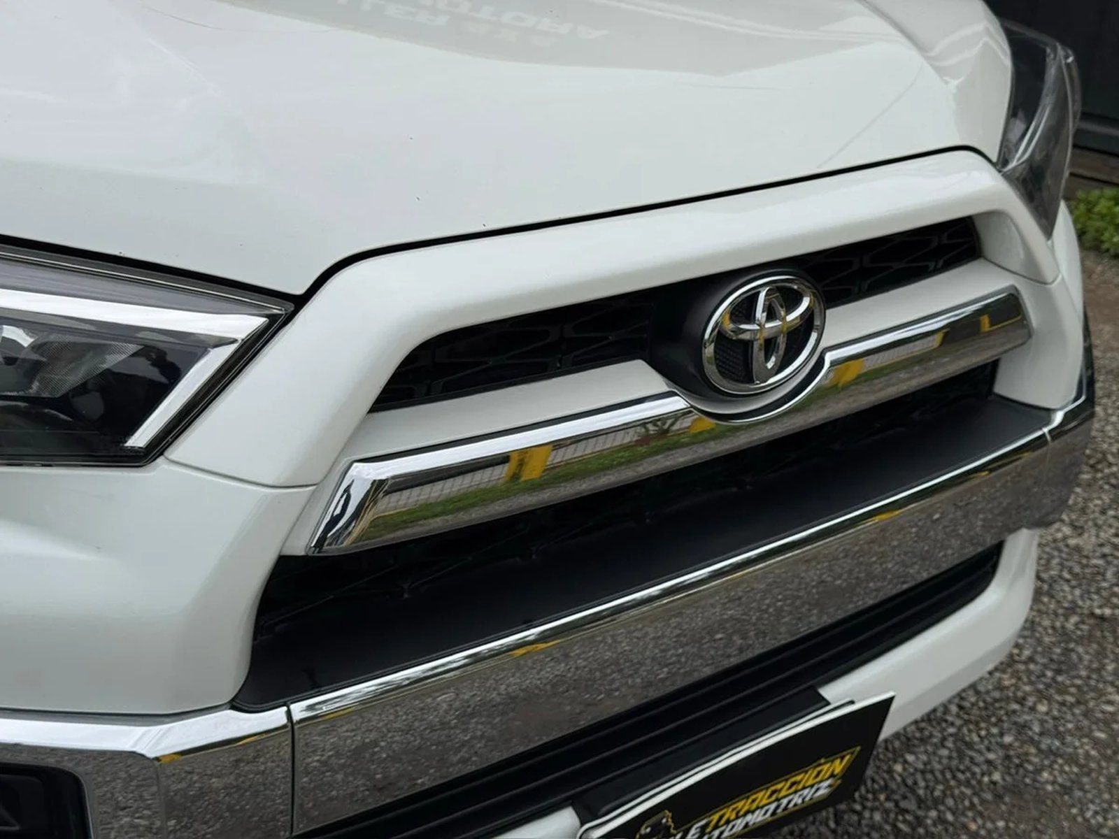 Toyota 4RUNNER 4.0 LIMITED 2015 - Foto 4 de 15