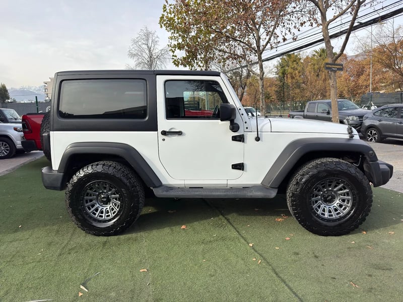 Jeep WRANGLER SPORT 2.8 AUT 2018 - Imagen 8 de 15