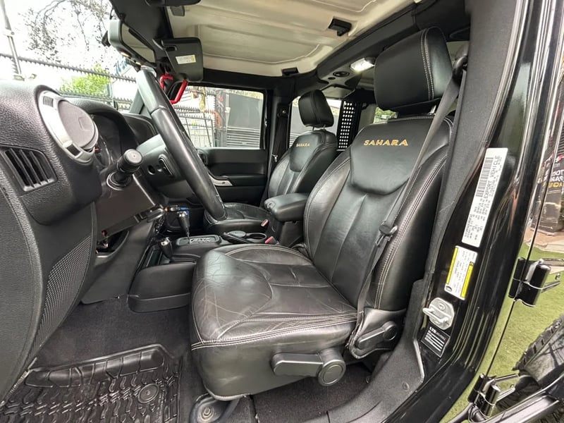 Jeep WRANGLER UNLTD SAHARA 2015 - Imagen 14 de 18