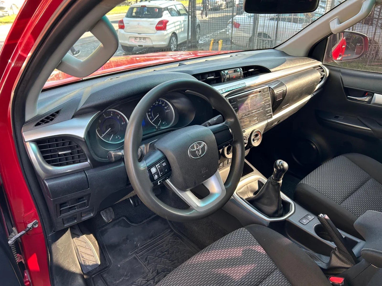 Toyota HI LUX D CAB 4X4 2.8 2019 - Imagen 15 de 15