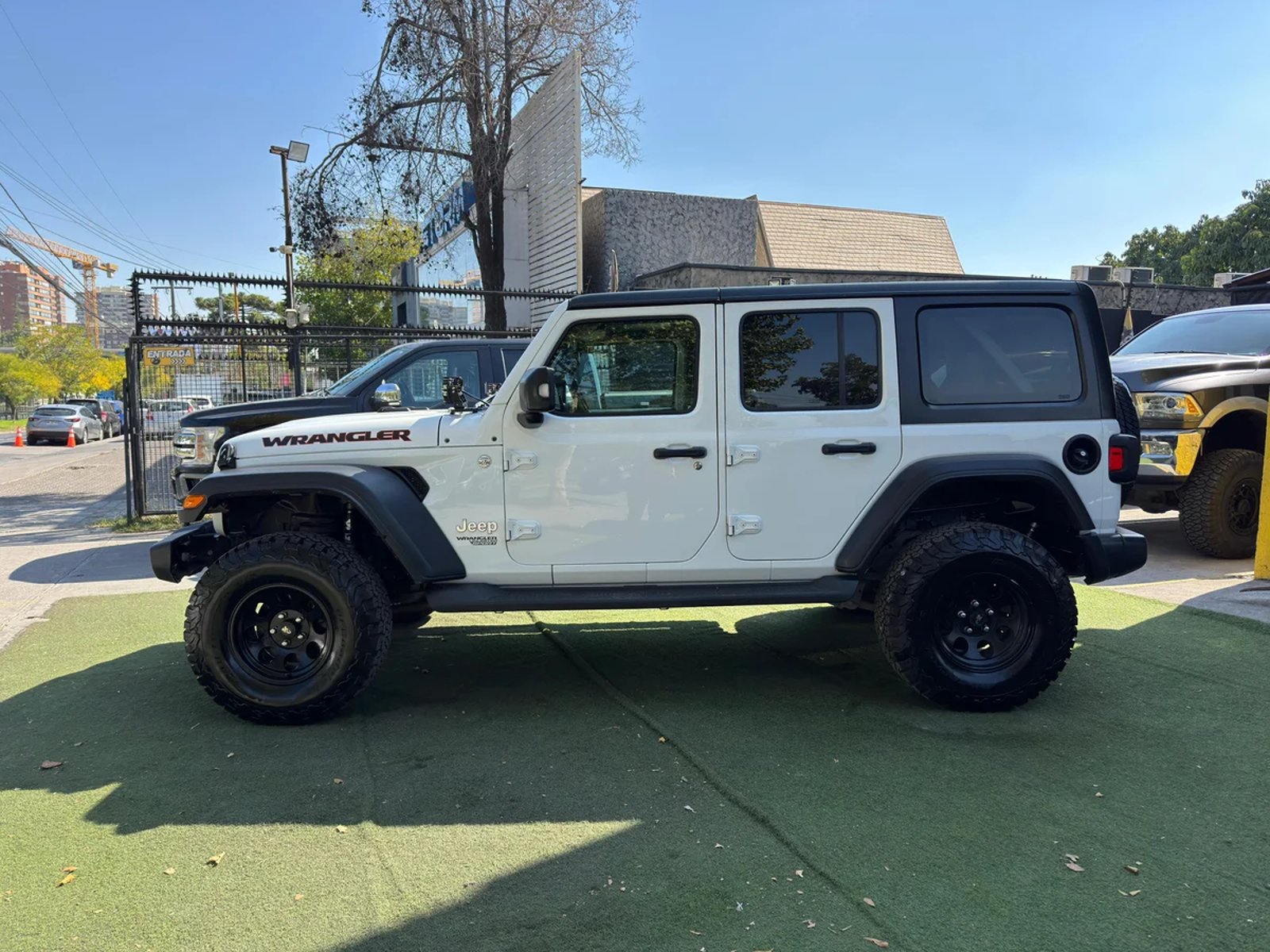 JEEP Wrangler JLU Sport 2019 - Imagen 4 de 14
