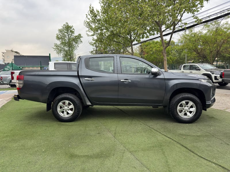 Mitsubishi L200 Katana CRT 2021 - Imagen 8 de 16