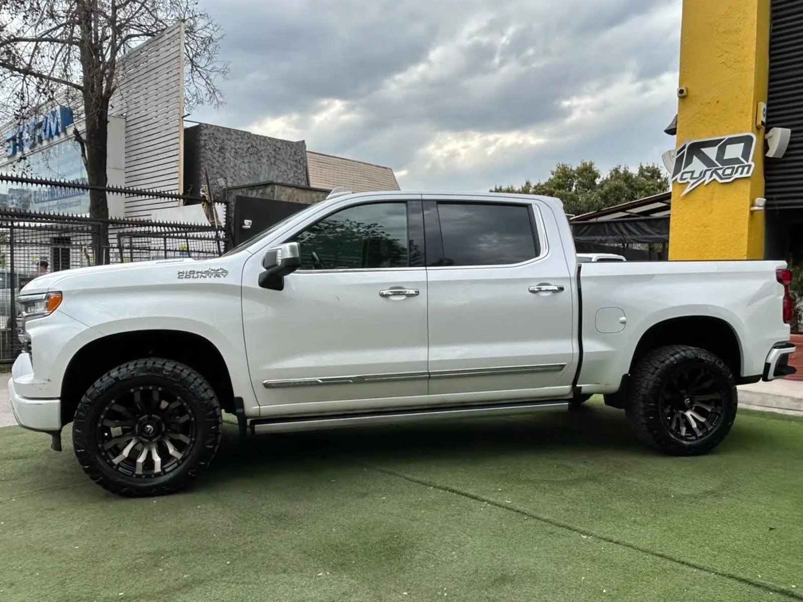 Chevrolet Silverado High Country Duramax IVA INCLUIDO 2025 - Foto 5 de 18