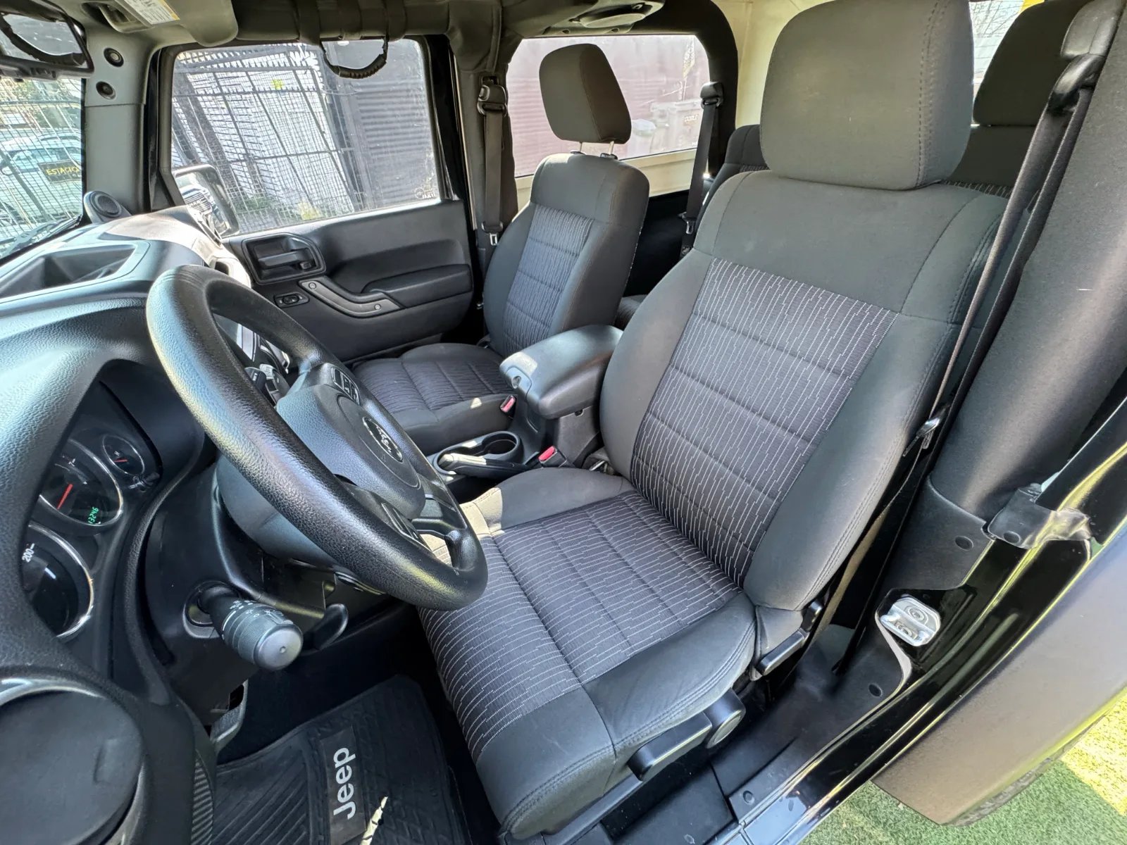Jeep Wrangler JK Sport 2013 - Imagen 14 de 17