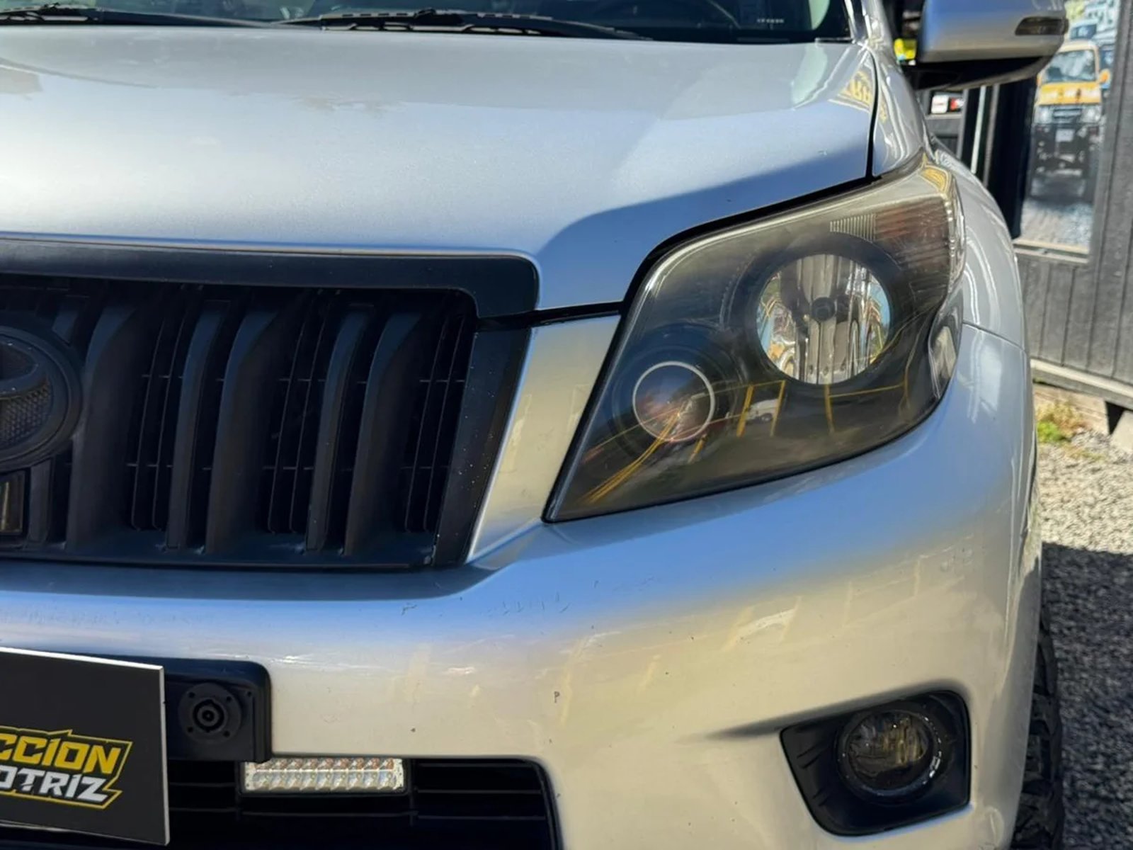 TOYOTA LAND CRUISER PRADO 4X4 2.7 AUT 2011 - Imagen 3 de 12