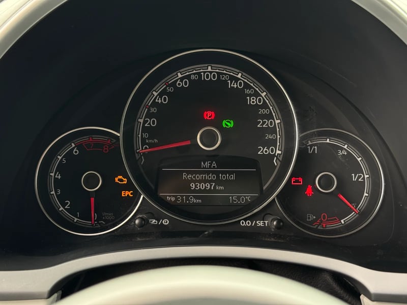 Volkswagen Beetle 2018 - Imagen 12 de 16