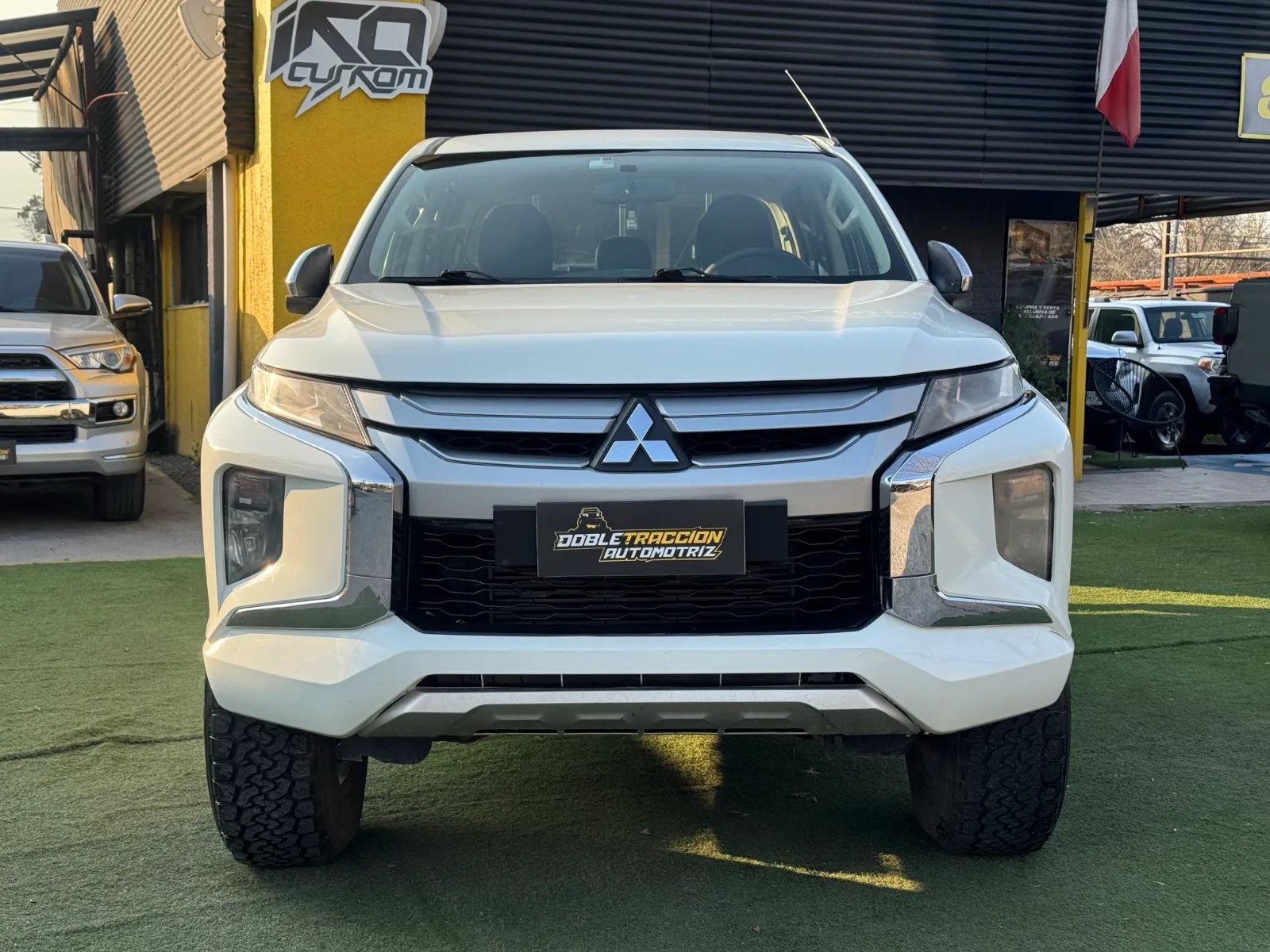 Mitsubishi L200 Katana CRT 2022 - Foto 2 de 16