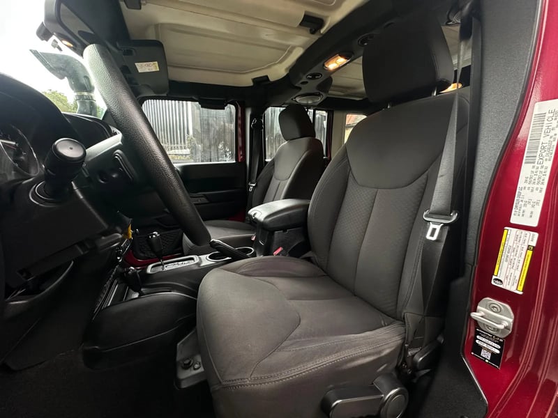 Jeep Wrangler JKU Sport 2013 - Imagen 19 de 20