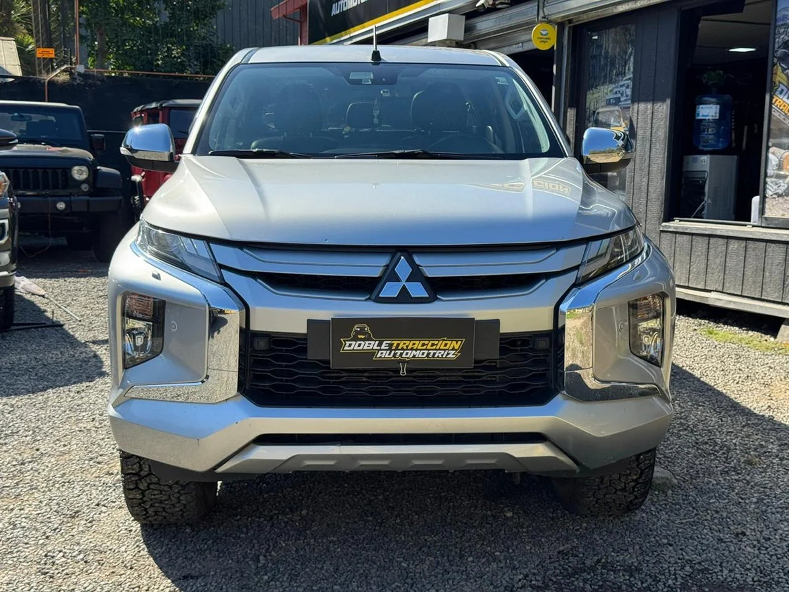 Mitsubishi L200 DAKAR HP 4X4 2.4 2021 - Foto 2 de 14