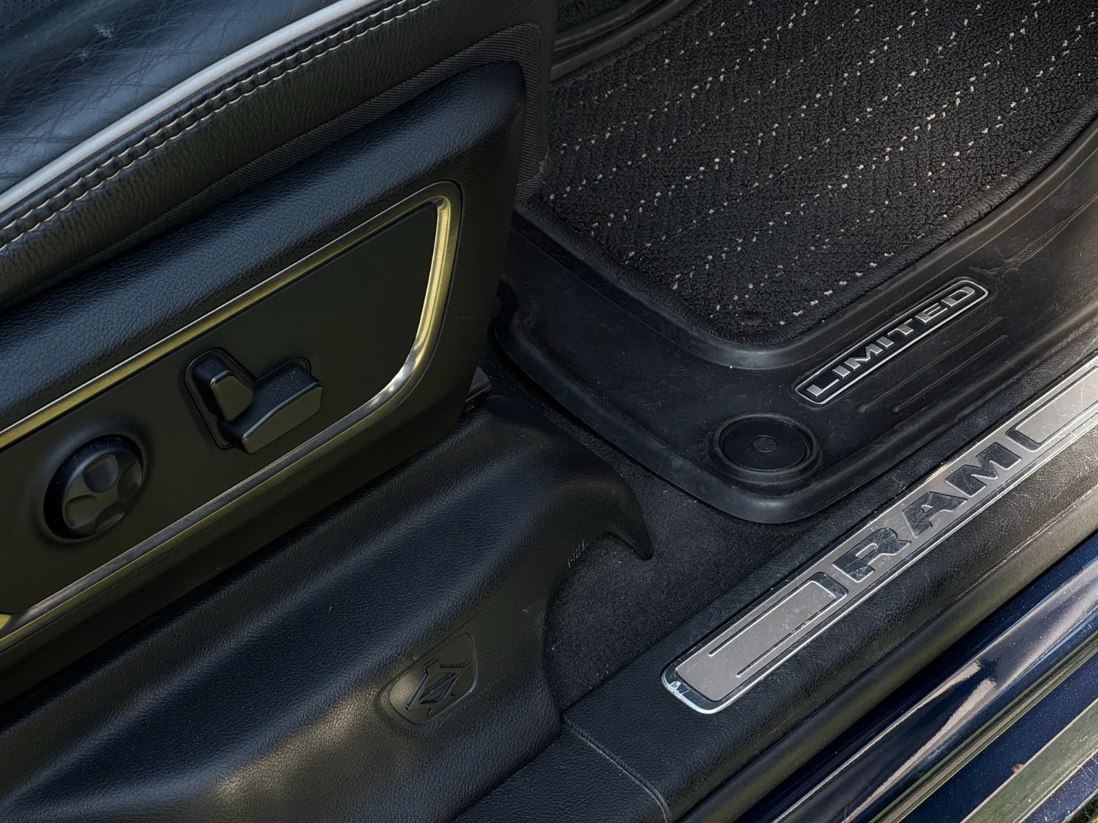 RAM 1500 Limited 2021 - Imagen 18 de 20