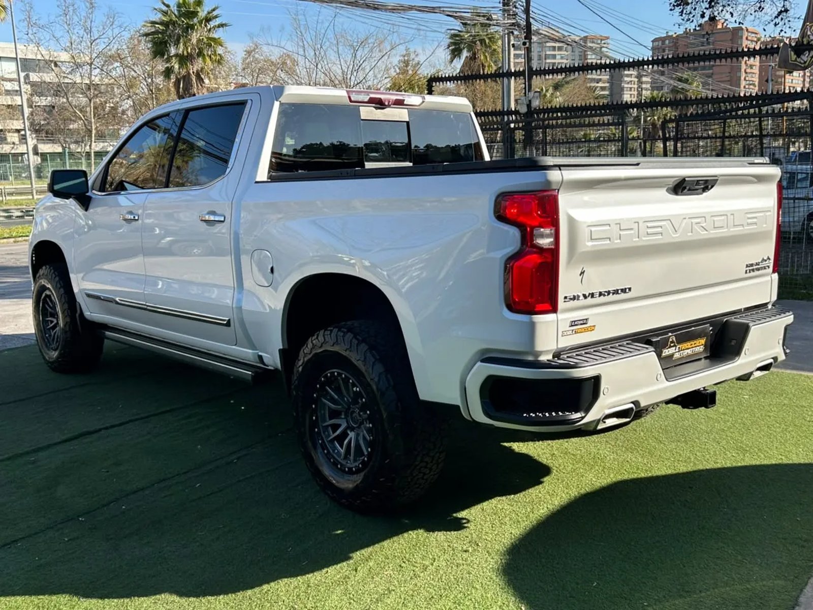 Chevrolet Silverado High Country 2023 - Imagen 6 de 18