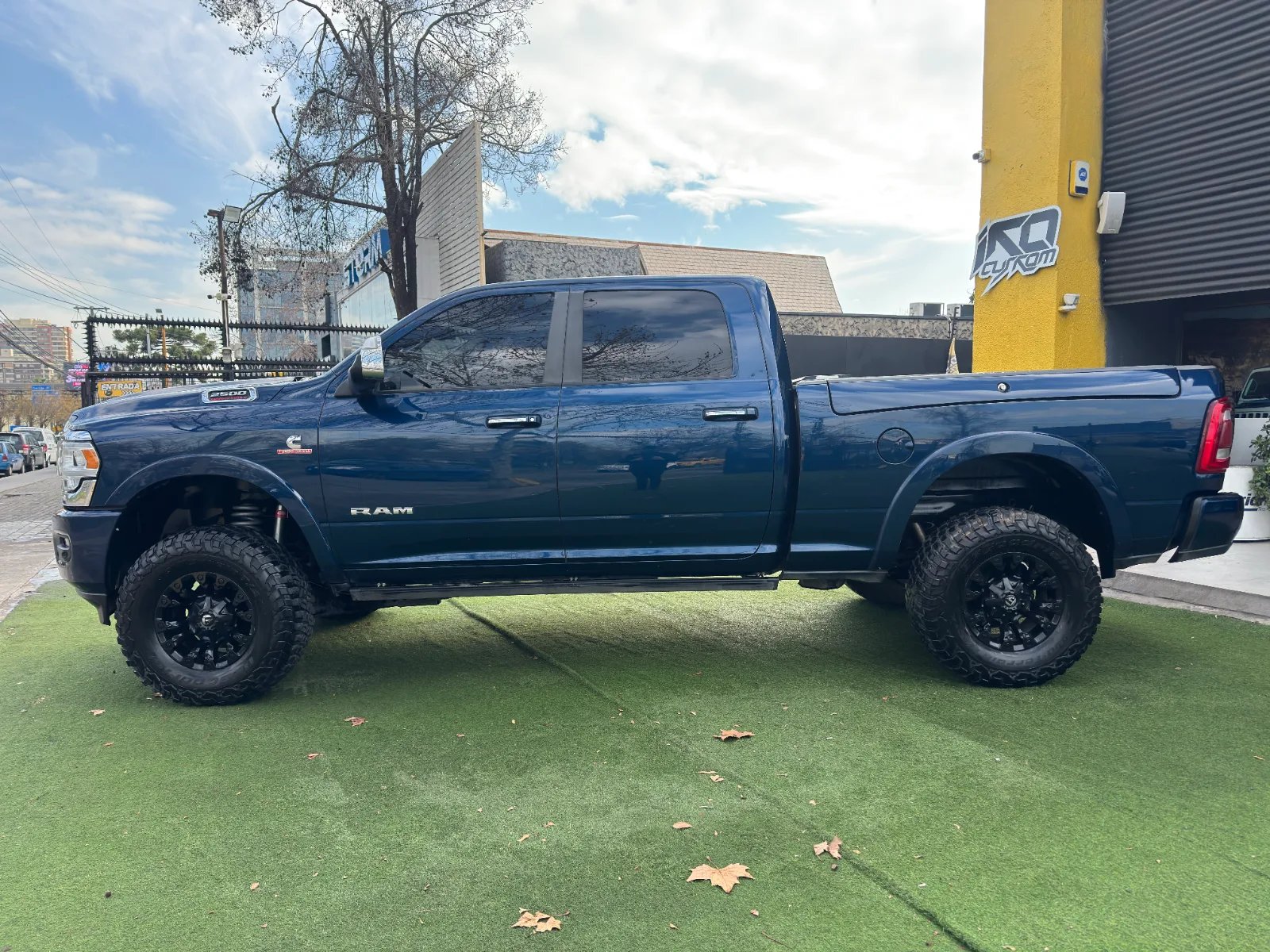 RAM 2500 Laramie 2022 - Foto 4 de 20