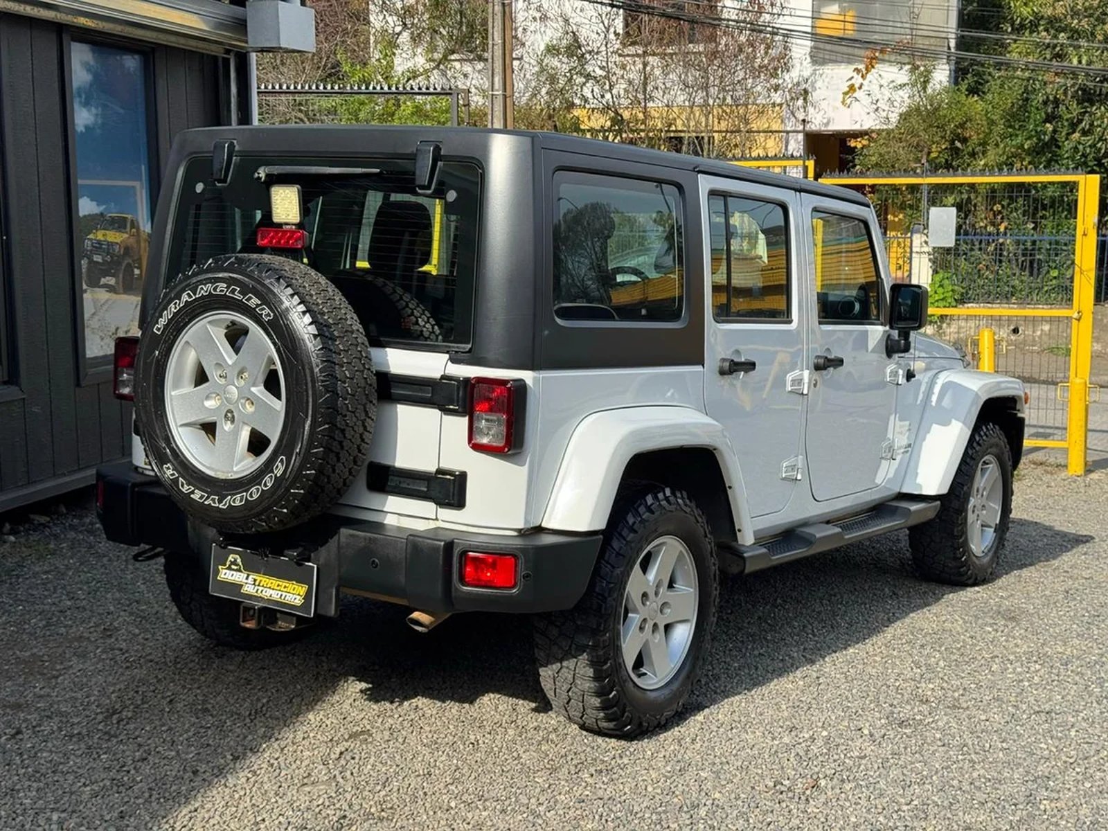 JEEP WRANGLER UNLIMITED SAHARA 2.8 AUT 2015 - Imagen 7 de 12