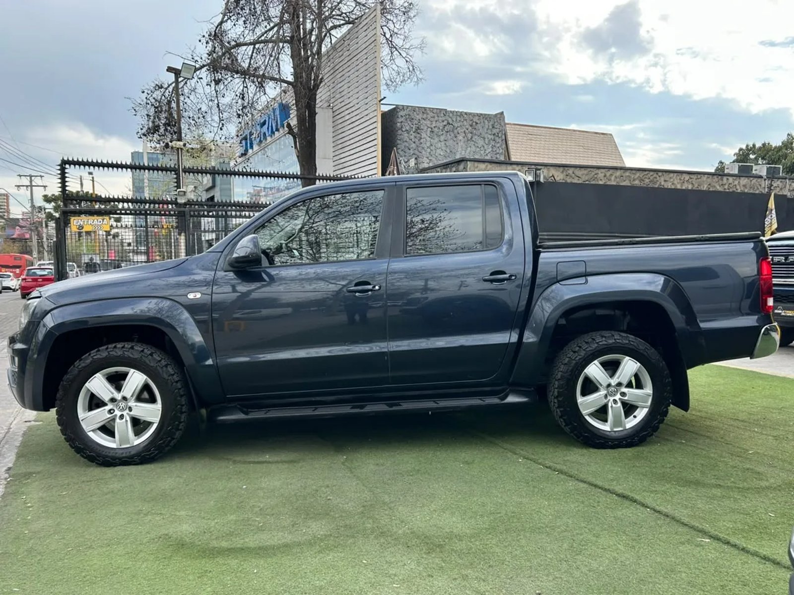 Volkswagen Amarok Highline 4x4 2019 - Imagen 6 de 14