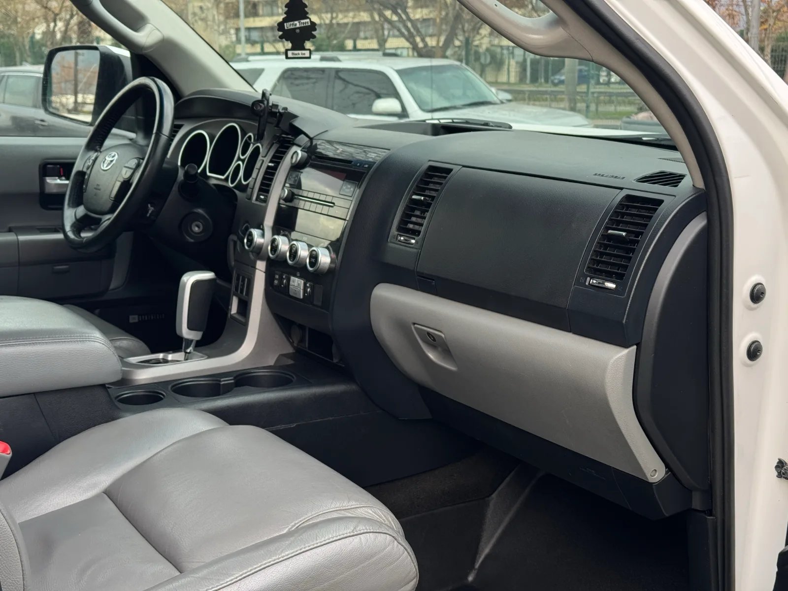 Toyota Sequoia Limited 2013 - Imagen 15 de 17