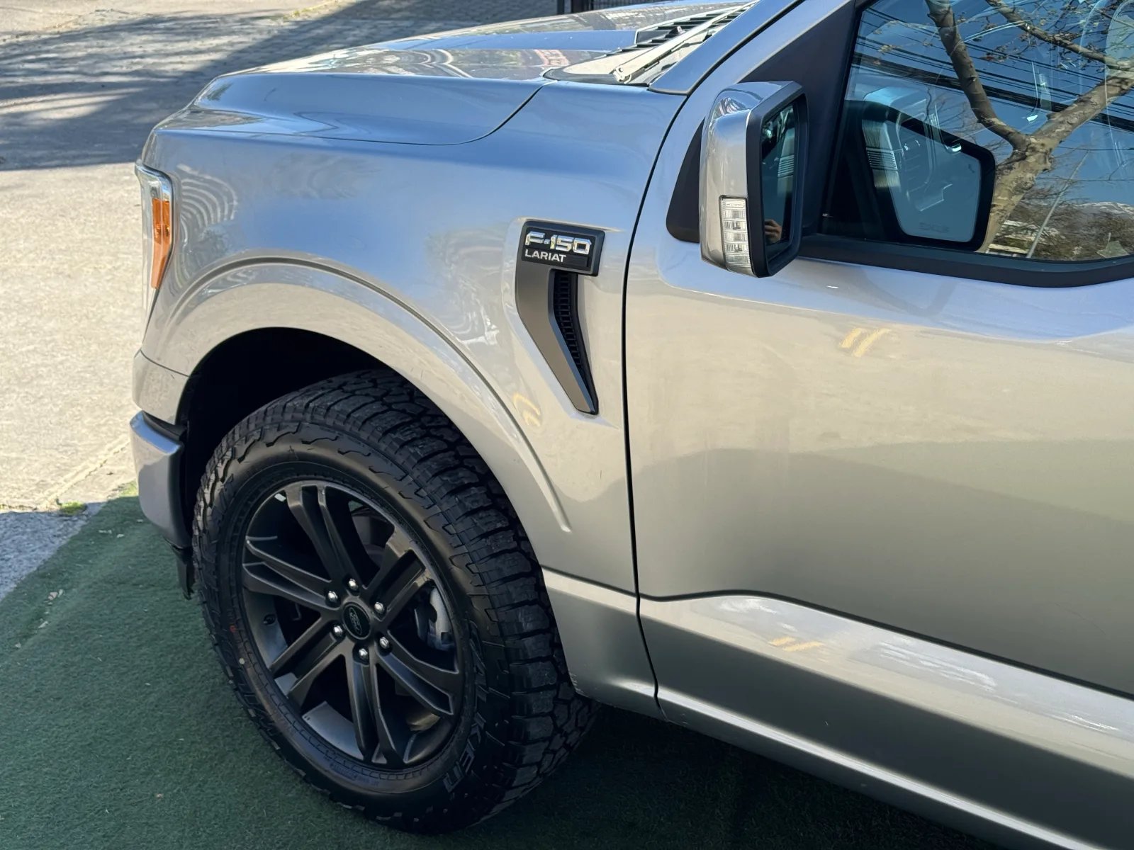 Ford F-150 Lariat Sport 2022 - Imagen 9 de 19
