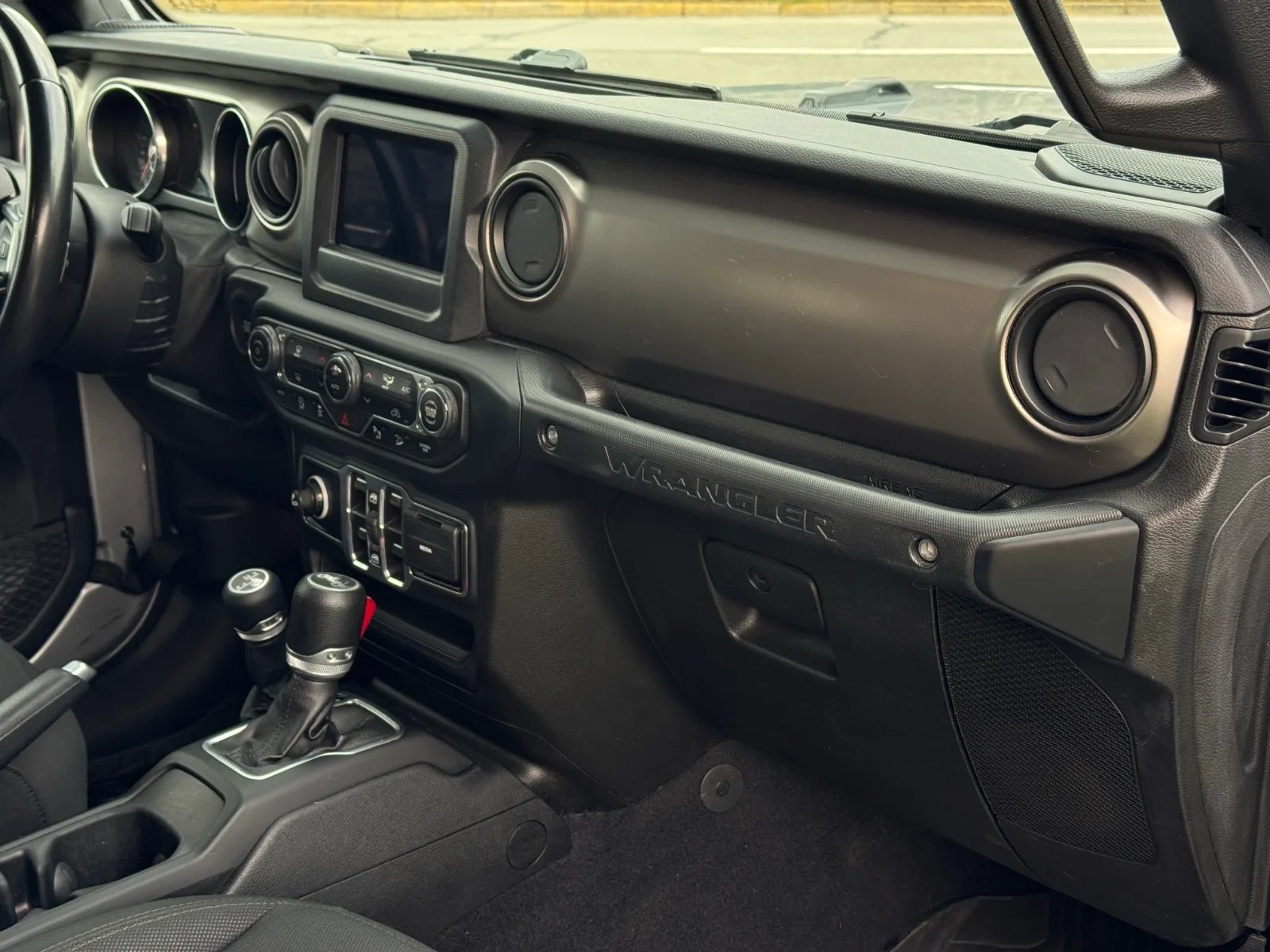 Jeep Wrangler JLU Sport 2020 - Imagen 16 de 19