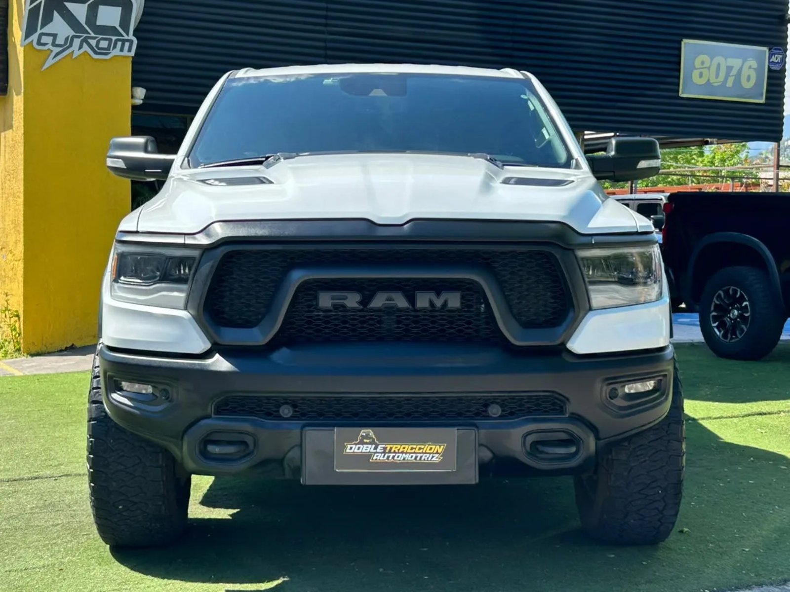 RAM 1500 REBEL CREW DCAB 4X4 5.7 AUT 2026 - Foto 2 de 20