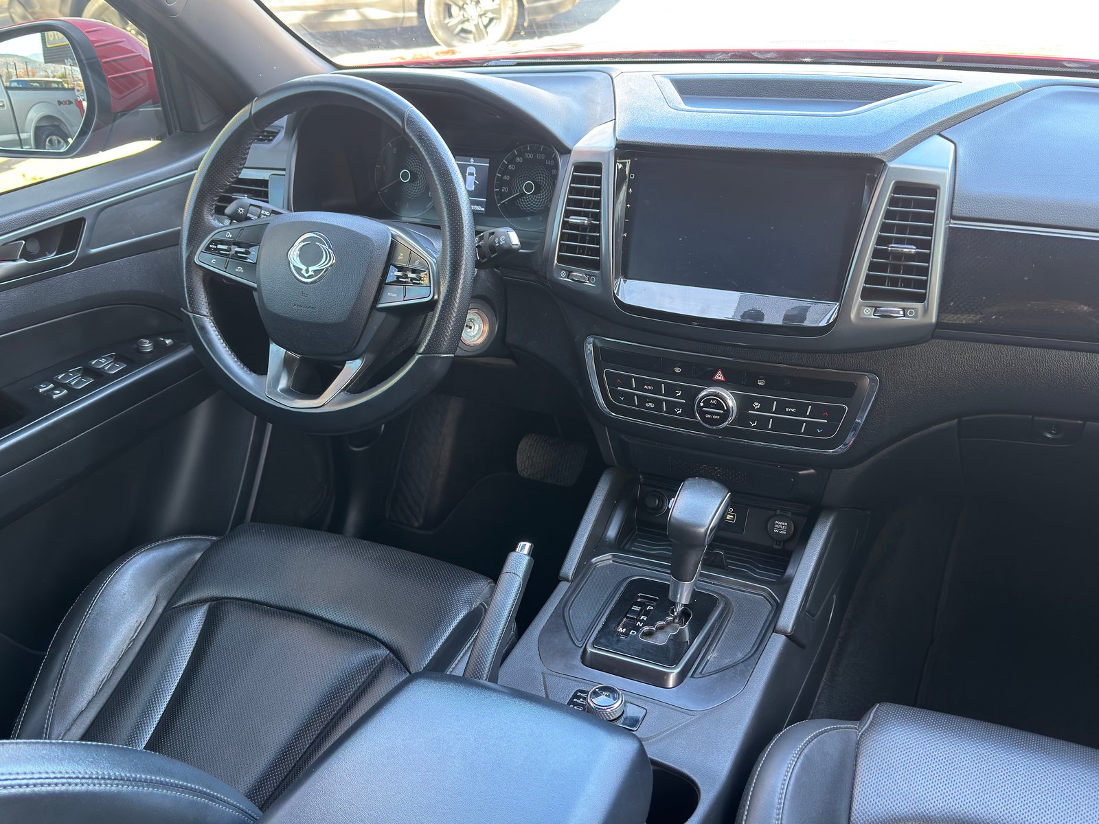 SsangYong Musso Grand Limited 2023 - Imagen 18 de 19