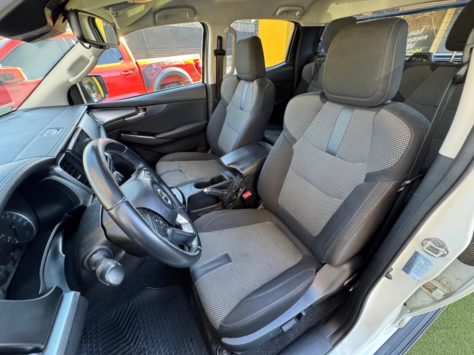 MAZDA BT 50 4X4 3.0 AUT 2023 - Imagen 9 de 9