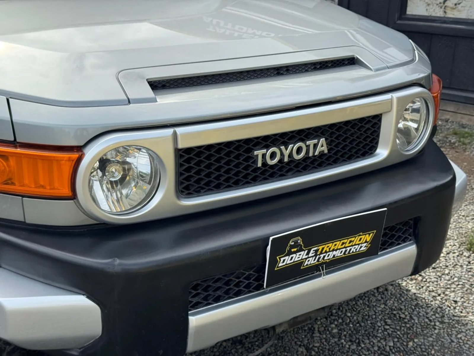 Toyota 4 RUNNER 4.0 AUT 2009 - Foto 4 de 13